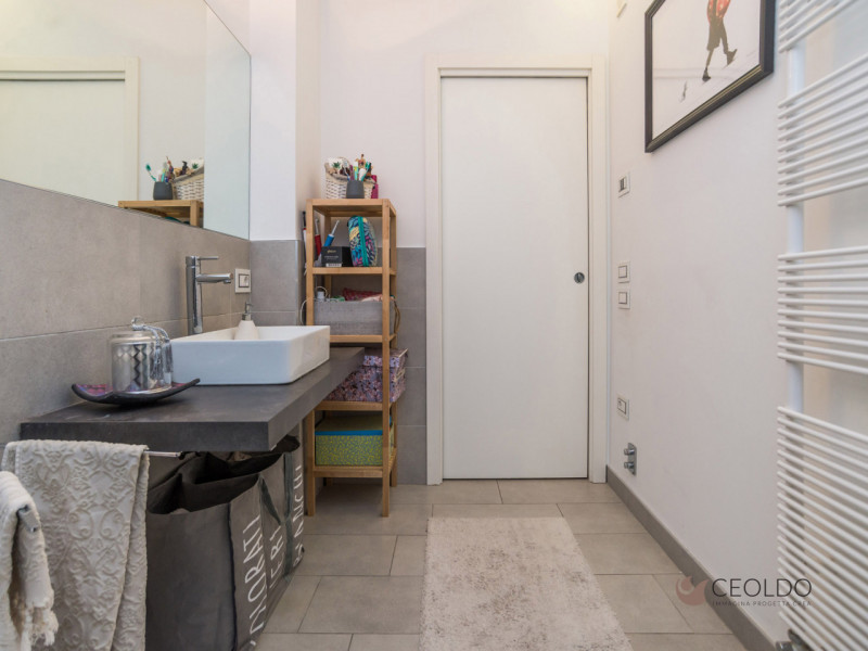 VIGONZA , localita' PERAROLO, nel cuore verdeggiante del paese proponiamo in vendita un raffinato...