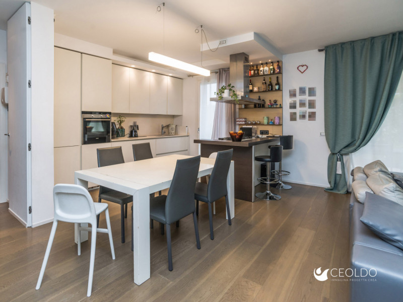 VIGONZA , localita' PERAROLO, nel cuore verdeggiante del paese proponiamo in vendita un raffinato...