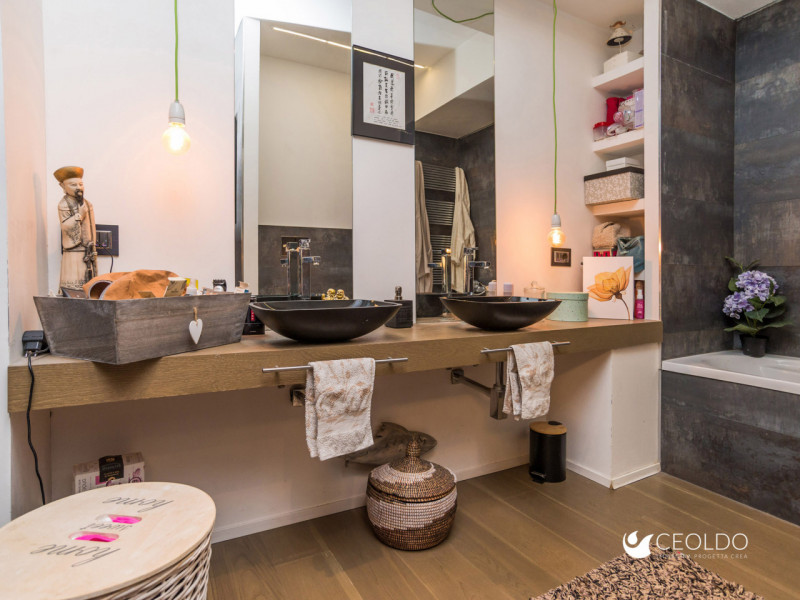 VIGONZA , localita' PERAROLO, nel cuore verdeggiante del paese proponiamo in vendita un raffinato...