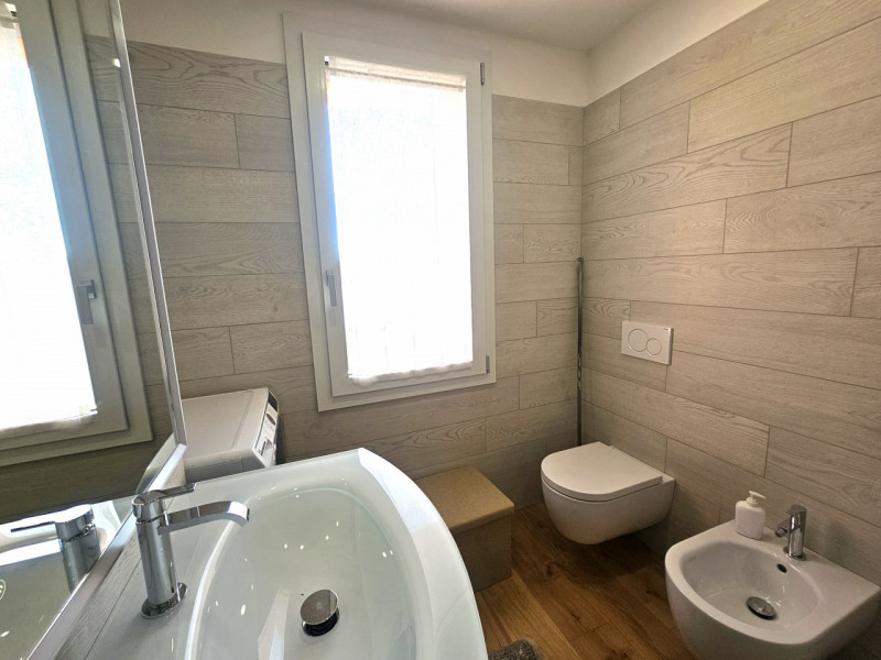 Nel Comune di Ponte San Nicolò, ma alle porte di Padova, proponiamo in locazione una porzione ind...