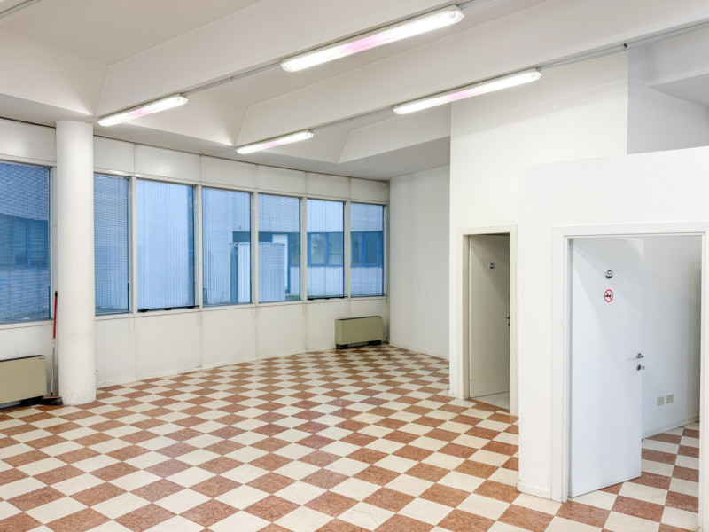 (PER INFO VITTORIO 3517343301) In una delle aree più comode e strategiche di Vicenza, precisament...