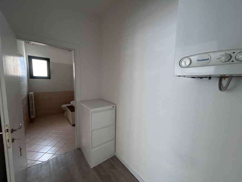 RIF: FR310 MESTRINO - PADOVA Proponiamo in affitto locale commerciale ad uso negozio o ufficio in...