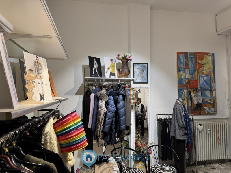 Attività commerciale - Via Rudena, 87 - 28060

Immobile in esclusiva al Gruppo Padova MLS

Occasi...