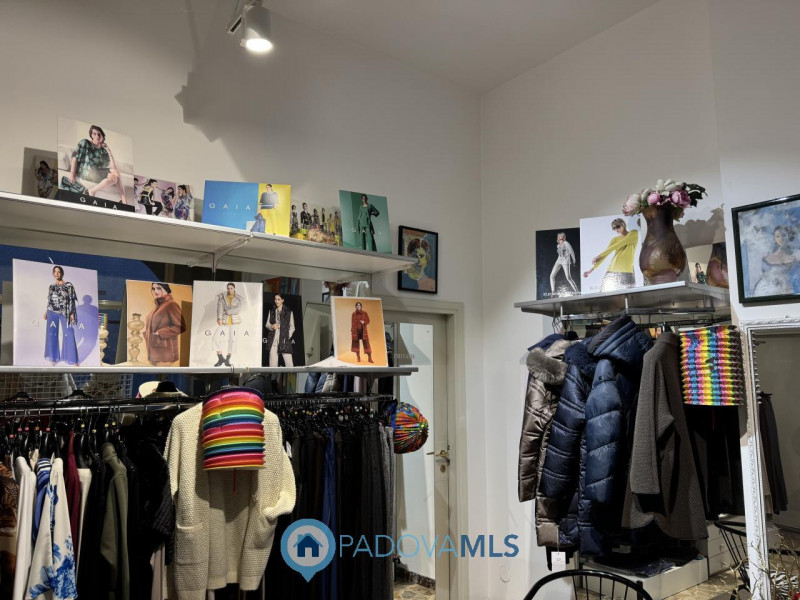 Attività commerciale - Via Rudena, 87 - 28060

Immobile in esclusiva al Gruppo Padova MLS

Occasi...