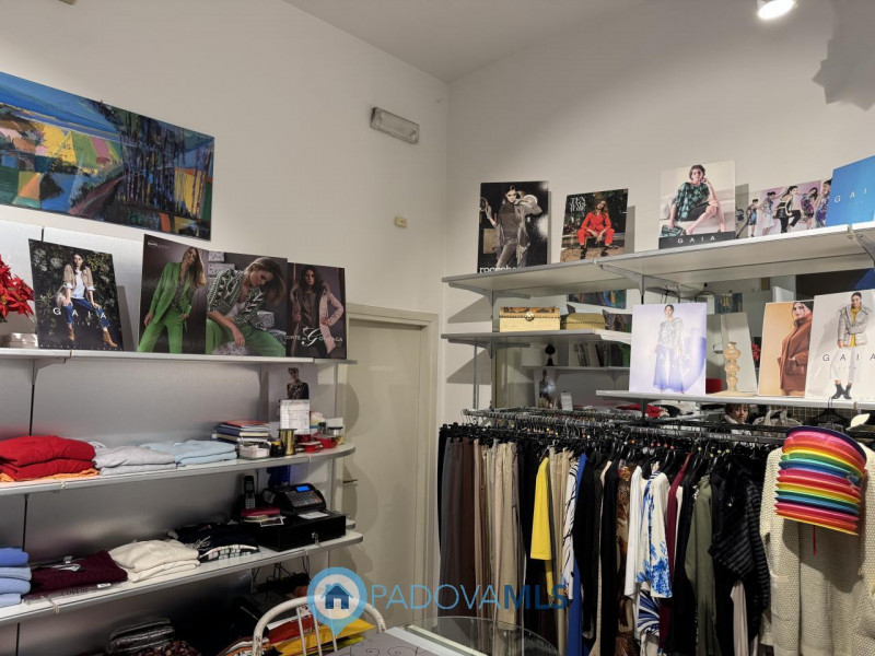 Attività commerciale - Via Rudena, 87 - 28060

Immobile in esclusiva al Gruppo Padova MLS

Occasi...