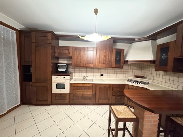 FOSSONA DI CERVARESE S.C. (PD) Appartamento importante di mq. 110 con ingresso, ampio sogggiorno,...