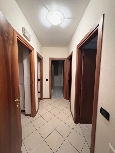 FOSSONA DI CERVARESE S.C. (PD) Appartamento importante di mq. 110 con ingresso, ampio sogggiorno,...