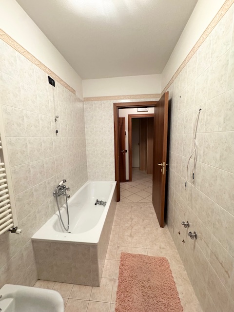 FOSSONA DI CERVARESE S.C. (PD) Appartamento importante di mq. 110 con ingresso, ampio sogggiorno,...