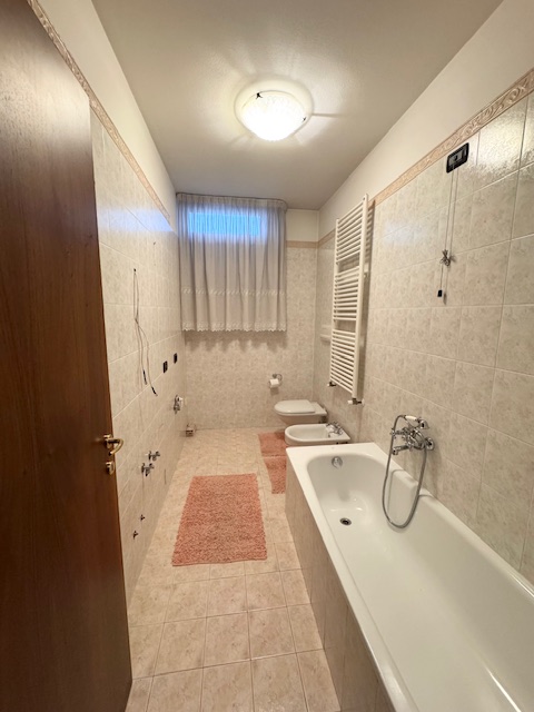 FOSSONA DI CERVARESE S.C. (PD) Appartamento importante di mq. 110 con ingresso, ampio sogggiorno,...