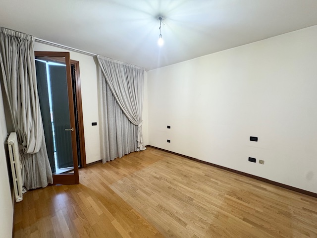 FOSSONA DI CERVARESE S.C. (PD) Appartamento importante di mq. 110 con ingresso, ampio sogggiorno,...