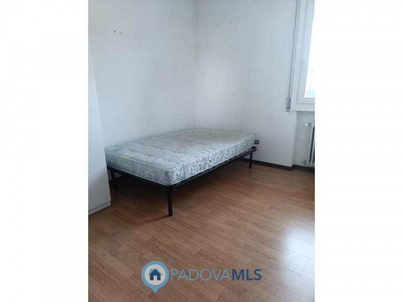 Padova vicinanze via venezia 3 camere con ascensore

Immobile in esclusiva al Gruppo Padova MLS

...