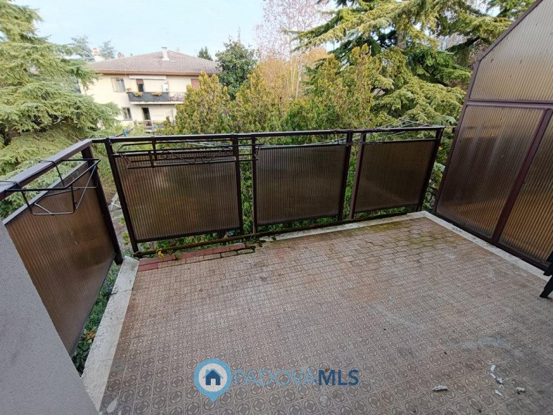 Padova vicinanze via venezia 3 camere con ascensore

Immobile in esclusiva al Gruppo Padova MLS

...