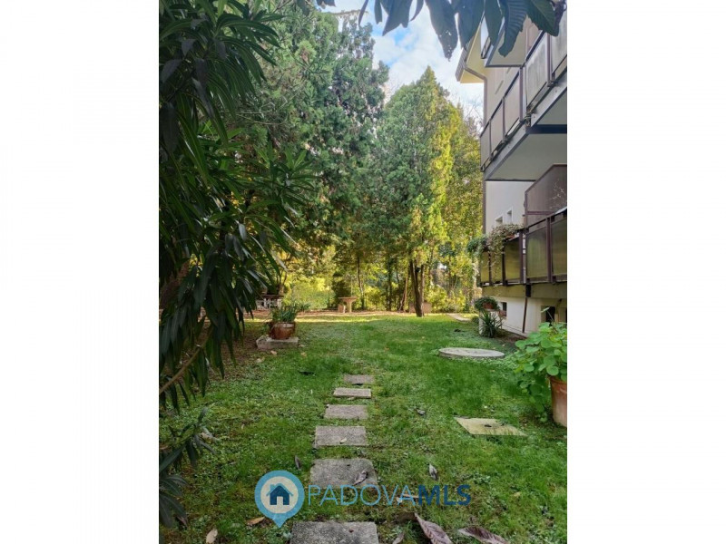 Padova vicinanze via venezia 3 camere con ascensore

Immobile in esclusiva al Gruppo Padova MLS

...