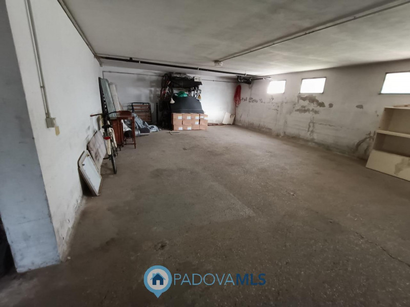 Padova vicinanze via venezia 3 camere con ascensore

Immobile in esclusiva al Gruppo Padova MLS

...