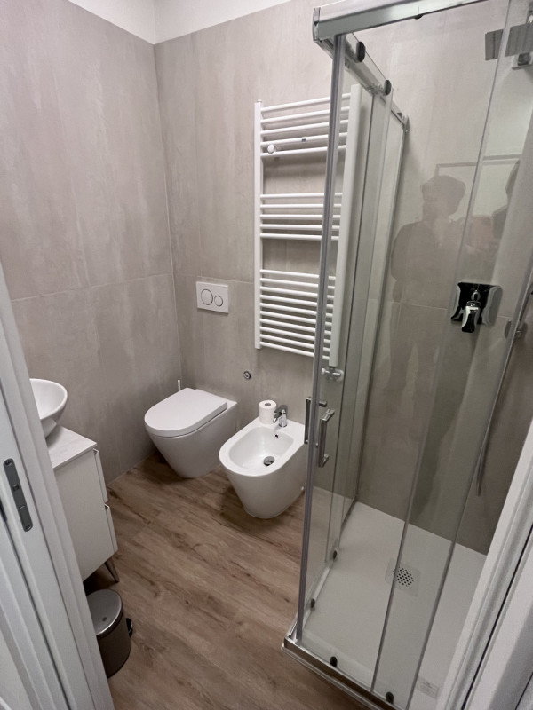 CENTRO STORICO. A DUE PASSI DALLE PIAZZE. LUMINOSO MINI-APPARTAMENTO RISTRUTTURATO ED ARREDATO A ...