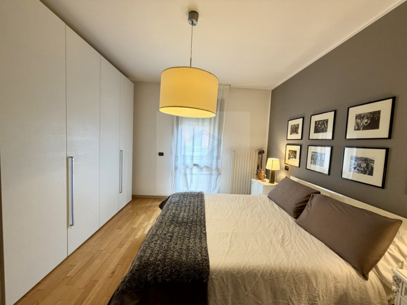 ALBIGNASEGO - S.GIACOMO

SPAZIOSO APPARTAMENTO CON 1 CAMERA IN OTTIME CONDIZIONI GIA' LIBERO

In ...