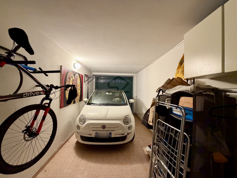 ALBIGNASEGO - S.GIACOMO

SPAZIOSO APPARTAMENTO CON 1 CAMERA IN OTTIME CONDIZIONI GIA' LIBERO

In ...