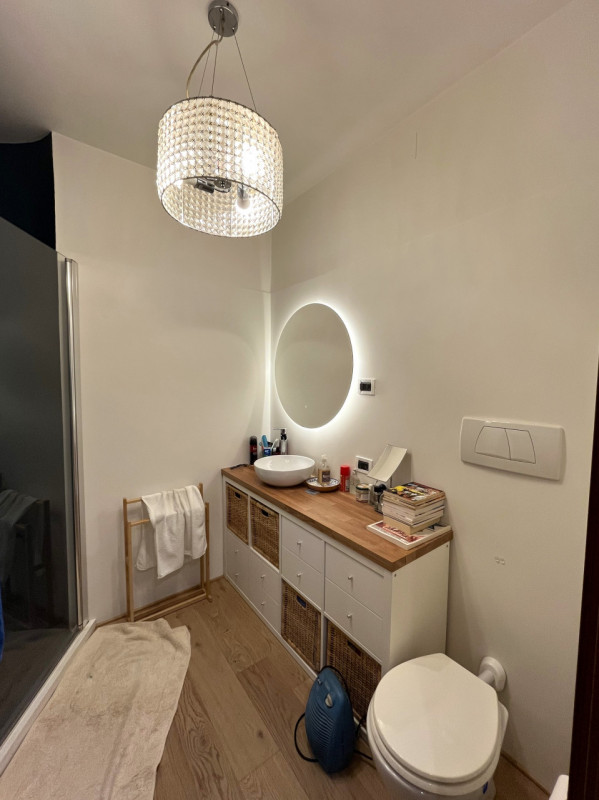 Nel centro di Sossano, proponiamo in vendita una splendida porzione di testa di casa a schiera, p...