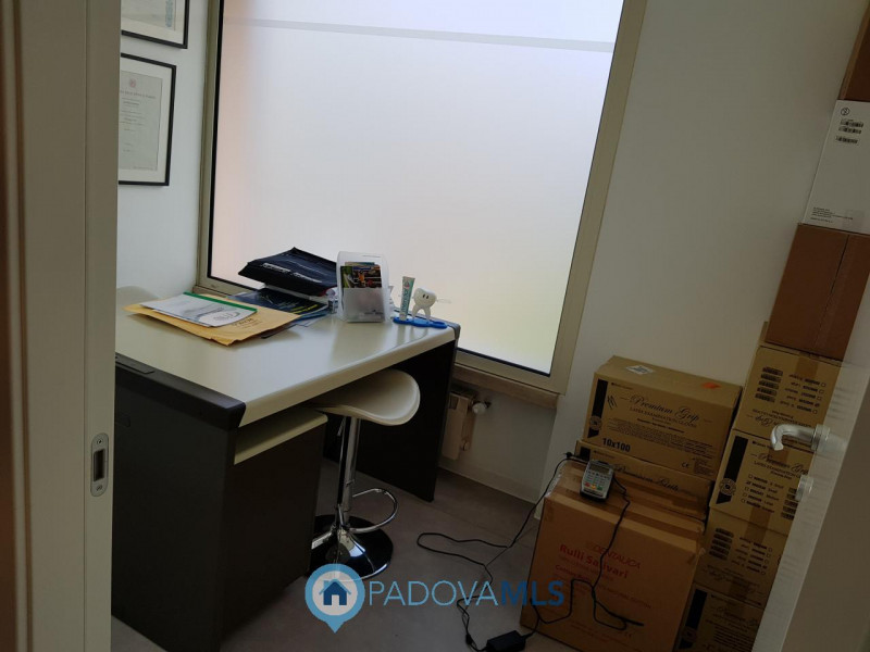 Appartamento ad uso studio medico / dentistico ristrutturato a norma di legge

Immobile in esclus...