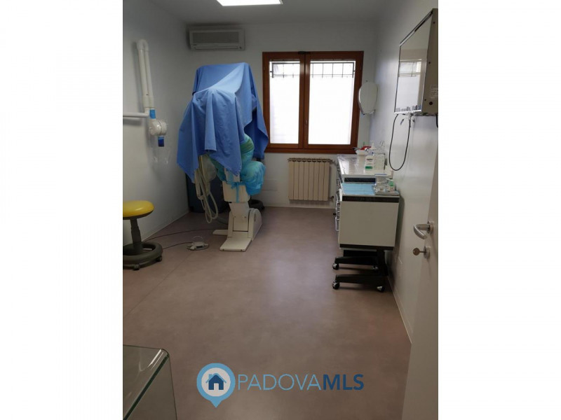 Appartamento ad uso studio medico / dentistico ristrutturato a norma di legge

Immobile in esclus...