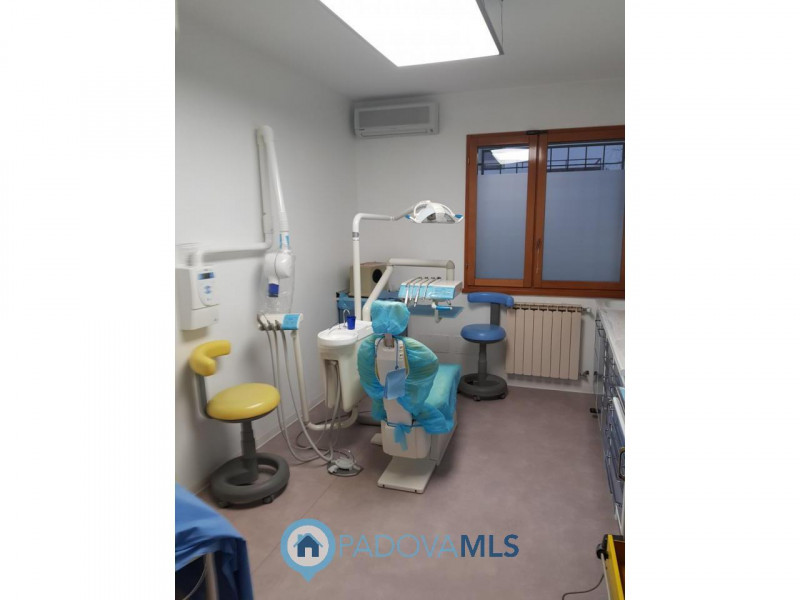 Appartamento ad uso studio medico / dentistico ristrutturato a norma di legge

Immobile in esclus...