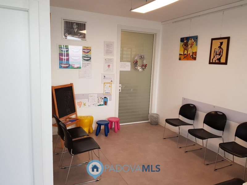 Appartamento ad uso studio medico / dentistico ristrutturato a norma di legge

Immobile in esclus...