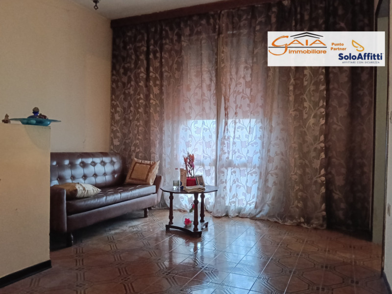 Proponiamo in vendita  casa accostata da ristrutturare completamente, situata nel tranquilla comu...