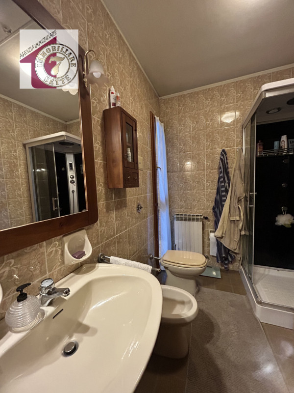 Vendesi CITTADELLA CENTRO CASA SINGOLA di circa 250 mq., in bellissimo contesto residenziale a du...