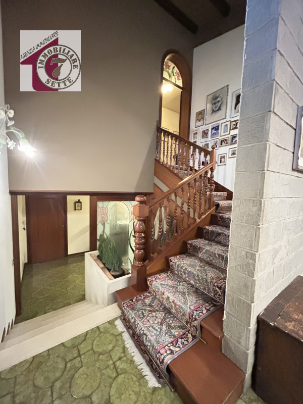 Vendesi CITTADELLA CENTRO CASA SINGOLA di circa 250 mq., in bellissimo contesto residenziale a du...