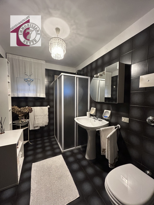 Vendesi CITTADELLA CENTRO CASA SINGOLA di circa 250 mq., in bellissimo contesto residenziale a du...