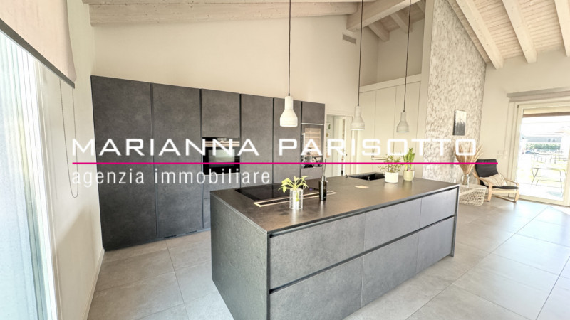 Ns. Esclusiva: Immaginate una meravigliosa mansarda ipertecnologica che non scenda a compromessi,...