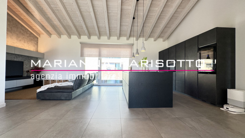 Ns. Esclusiva: Immaginate una meravigliosa mansarda ipertecnologica che non scenda a compromessi,...