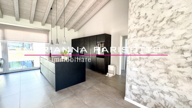 Ns. Esclusiva: Immaginate una meravigliosa mansarda ipertecnologica che non scenda a compromessi,...