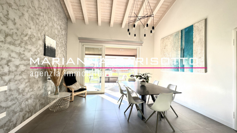 Ns. Esclusiva: Immaginate una meravigliosa mansarda ipertecnologica che non scenda a compromessi,...