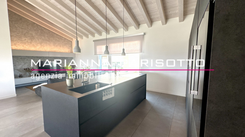 Ns. Esclusiva: Immaginate una meravigliosa mansarda ipertecnologica che non scenda a compromessi,...