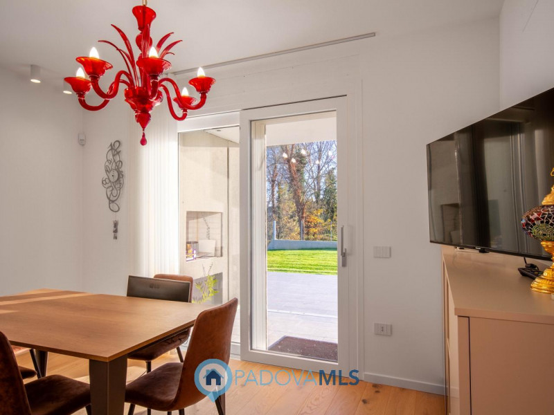 Villa moderna e ristrutturata

Immobile in esclusiva al Gruppo Padova MLS

Nel cuore del prestigi...