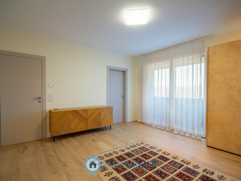 Villa moderna e ristrutturata

Immobile in esclusiva al Gruppo Padova MLS

Nel cuore del prestigi...