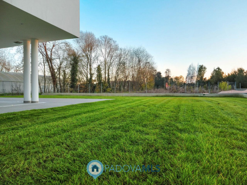 Villa moderna e ristrutturata

Immobile in esclusiva al Gruppo Padova MLS

Nel cuore del prestigi...