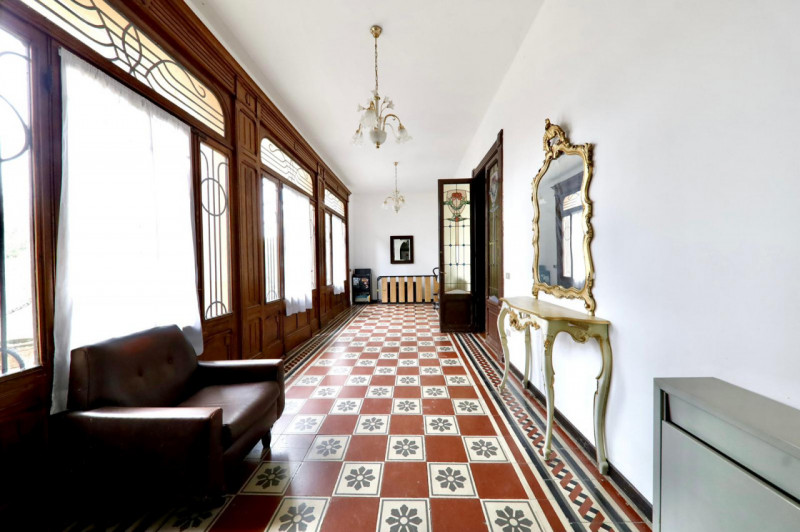 COMPOSIZIONE:
Proponiamo in vendita elegante Villa storica, caratterizzata da spazi ampi e ben di...