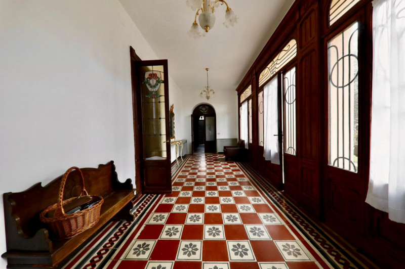 COMPOSIZIONE:
Proponiamo in vendita elegante Villa storica, caratterizzata da spazi ampi e ben di...