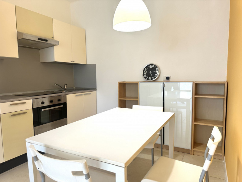 Ospedale e Scuole, prossimo al parco sul fiume.  Per coppia, non per famiglie tre soggetti. Ristr...