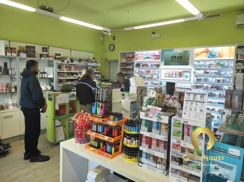 OPEN HOUSE by Franco Savegnago presenta la vendita d' Attività di Tabaccheria con Parcheggio Rise...