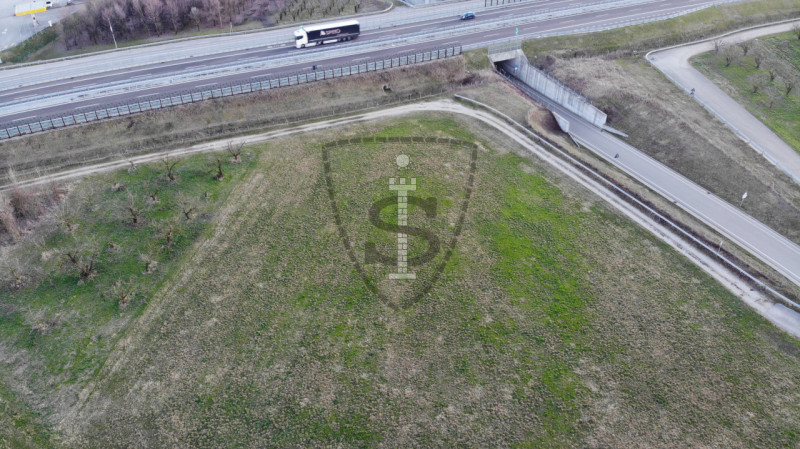 Stai cercando un terreno agricolo facilmente accessibile e in posizione soleggiata?
A Mason Vicen...