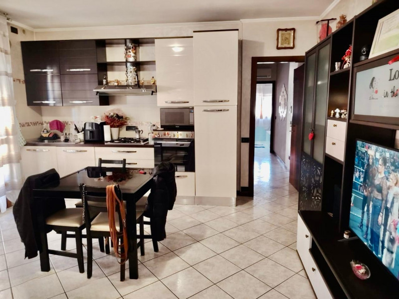 San Giorgio delle Pertiche zona centrale e comoda a tutti i servizi primari, VENDESI appartamento...