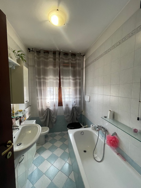 San Giorgio delle Pertiche zona centrale e comoda a tutti i servizi primari, VENDESI appartamento...