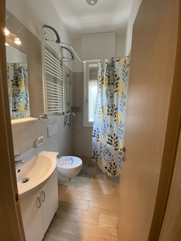 In laterale di via Belzoni Mini arredato. cucina, bagno finestrato, camera, posto bici in cortile...