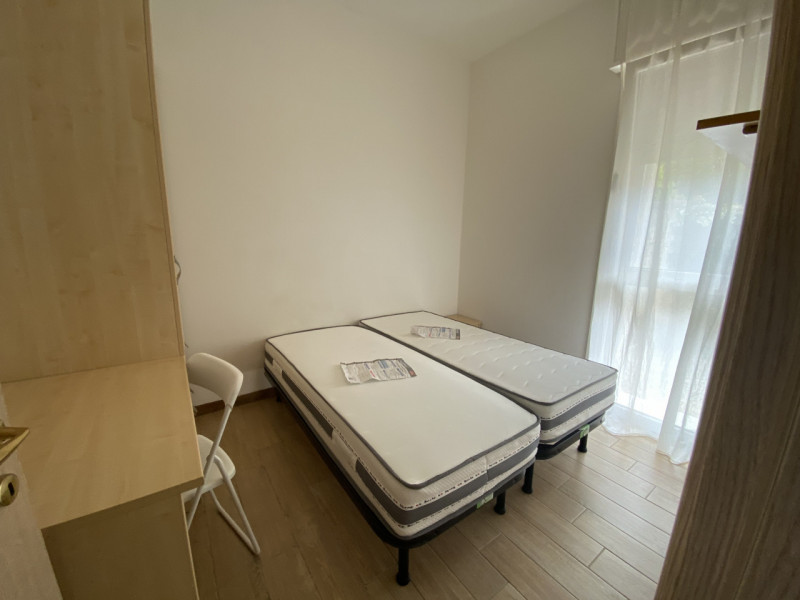 In laterale di via Belzoni Mini arredato. cucina, bagno finestrato, camera, posto bici in cortile...