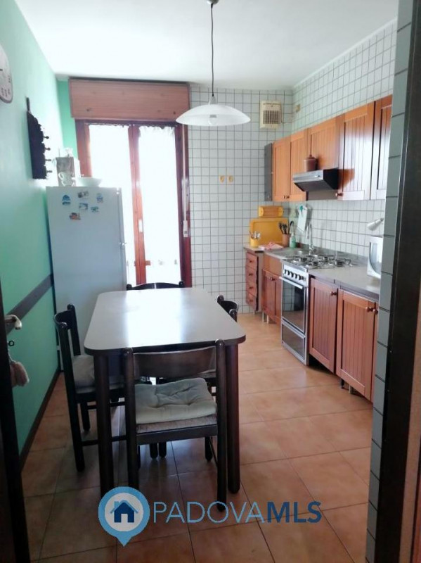 Immobile in esclusiva al Gruppo Padova MLS

CADONEGHE - MEJANIGA.
In zona centralissima, disponib...