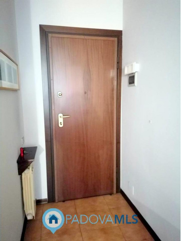 Immobile in esclusiva al Gruppo Padova MLS

CADONEGHE - MEJANIGA.
In zona centralissima, disponib...