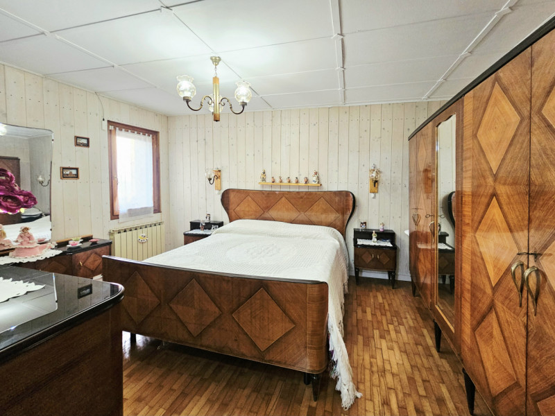 Proponiamo in vendita a Baone, località Rivadolmo, casa a schiera centrale con scoperto esclusivo...